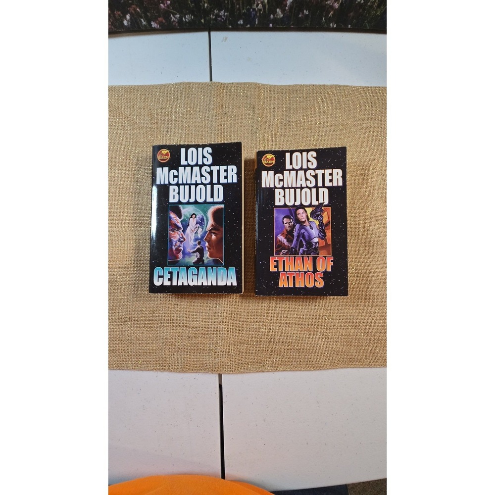 FF-1561. 2 LOIS MCMASTER BUJOLD